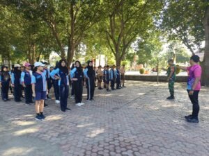 Disiplin Sejak Dini! Babinsa Latih PBB Siswa SDN Dabasah 1 Bondowoso, Semangat Anak-anak Bikin Salut
