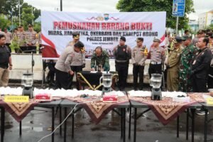 pemusnahan Barang Bukti Miras,Narkotika,Okerbaya,dan Knalpot Brong oleh Polres Jember